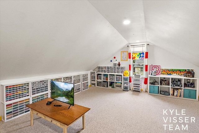 320 Gladstone Drive, East Grand Rapids, MI 49506