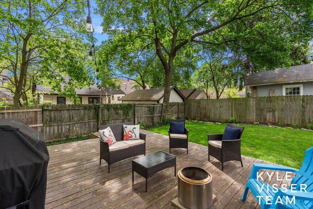 320 Gladstone Drive, East Grand Rapids, MI 49506