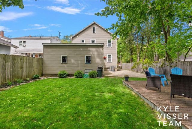 320 Gladstone Drive, East Grand Rapids, MI 49506