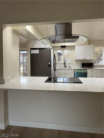 1139 N Skyline Drive, Seven Hills, OH 44131