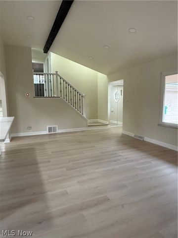 1139 N Skyline Drive, Seven Hills, OH 44131