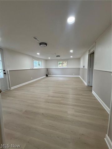 1139 N Skyline Drive, Seven Hills, OH 44131