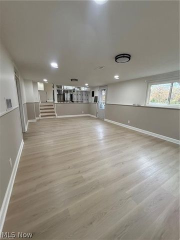 1139 N Skyline Drive, Seven Hills, OH 44131