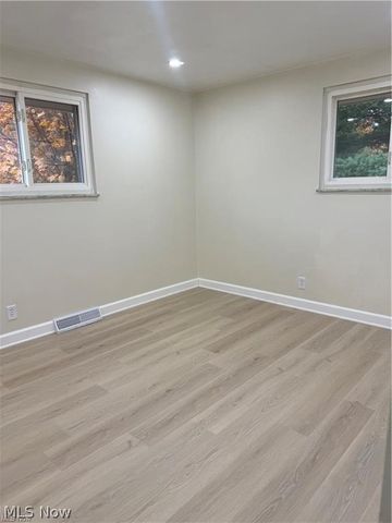 1139 N Skyline Drive, Seven Hills, OH 44131