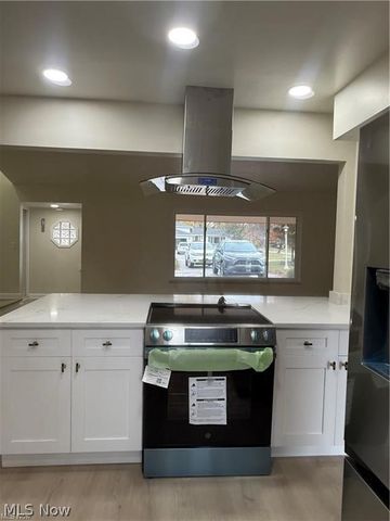 1139 N Skyline Drive, Seven Hills, OH 44131