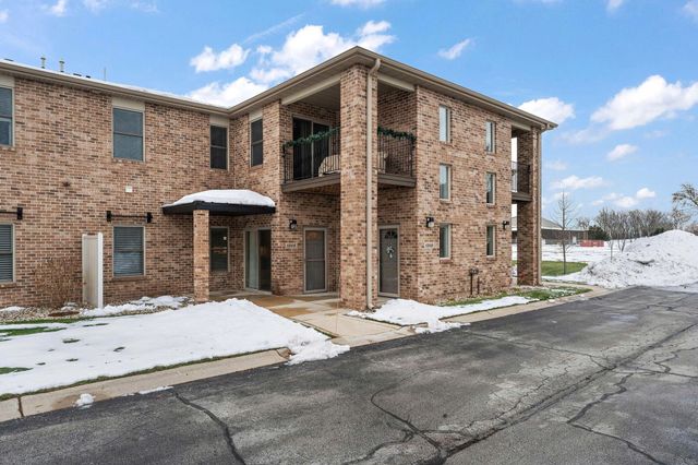 1346 Parke Drive, Crown Point, IN 46307