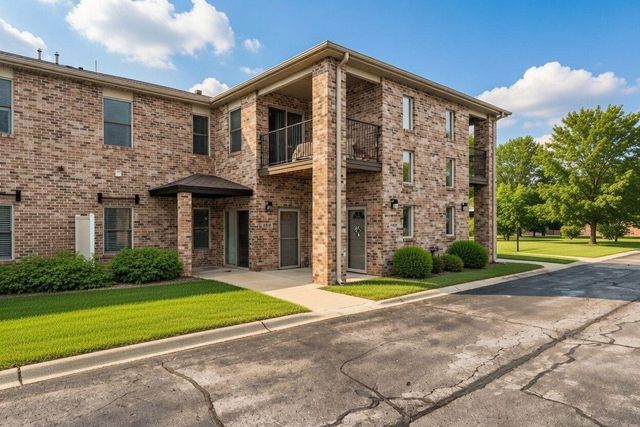 1346 Parke Drive, Crown Point, IN 46307