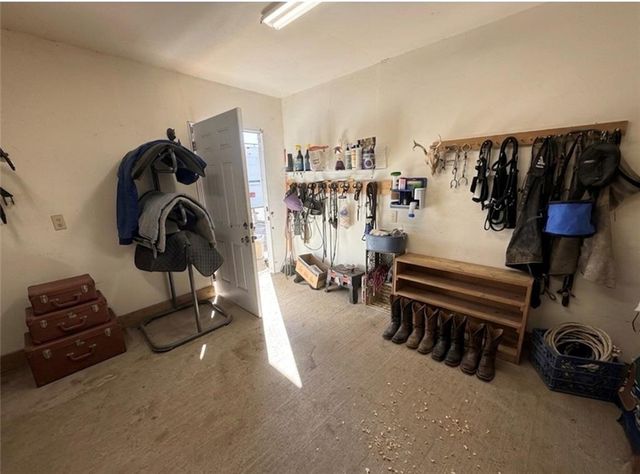 26552 Waverly Road, Paola, KS 66071