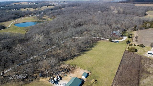 26552 Waverly Road, Paola, KS 66071