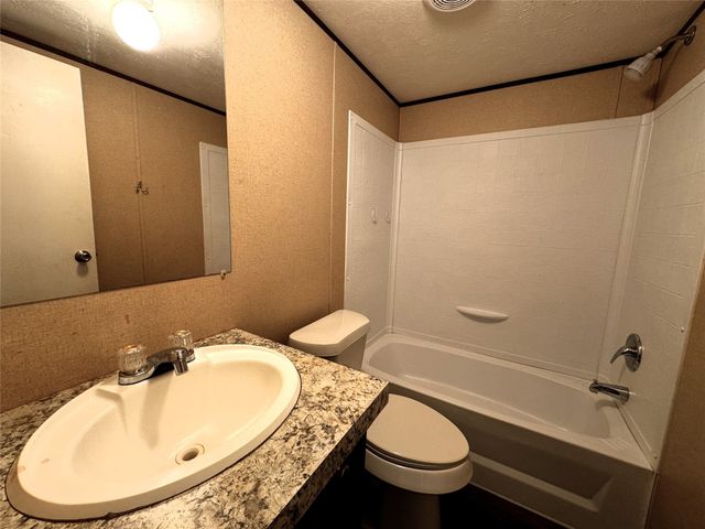 1026 E Owing Street, Denison, TX 75021