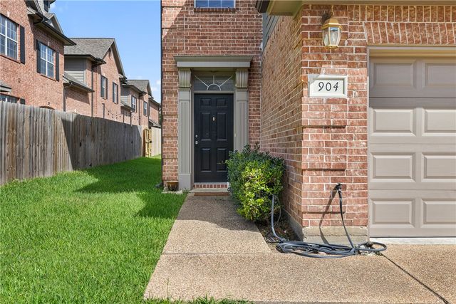 1425 West Villa Maria Road 904, Bryan, TX 77801