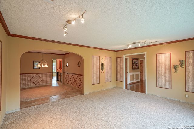 6303 LAKEWOOD PARK, Windcrest, TX 78239