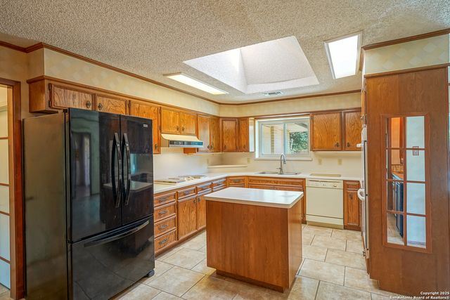 6303 LAKEWOOD PARK, Windcrest, TX 78239