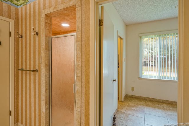 6303 LAKEWOOD PARK, Windcrest, TX 78239