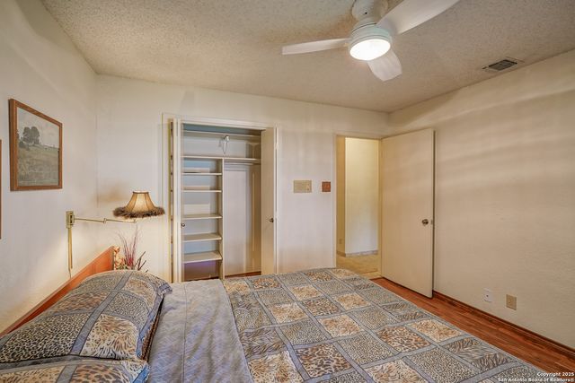 6303 LAKEWOOD PARK, Windcrest, TX 78239