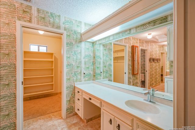 6303 LAKEWOOD PARK, Windcrest, TX 78239