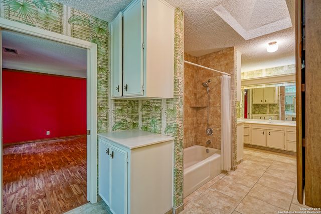 6303 LAKEWOOD PARK, Windcrest, TX 78239