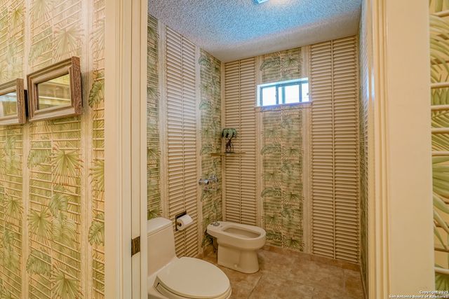 6303 LAKEWOOD PARK, Windcrest, TX 78239