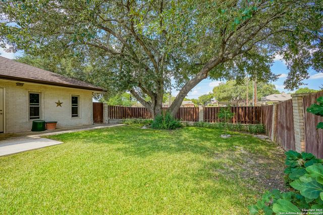 6303 LAKEWOOD PARK, Windcrest, TX 78239