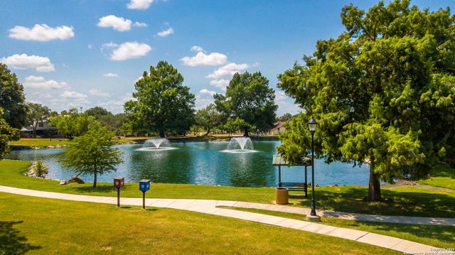 6303 LAKEWOOD PARK, Windcrest, TX 78239