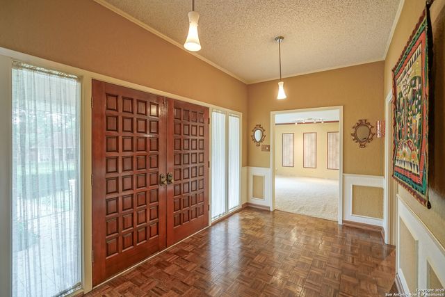 6303 LAKEWOOD PARK, Windcrest, TX 78239