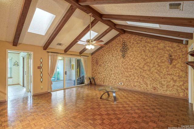 6303 LAKEWOOD PARK, Windcrest, TX 78239