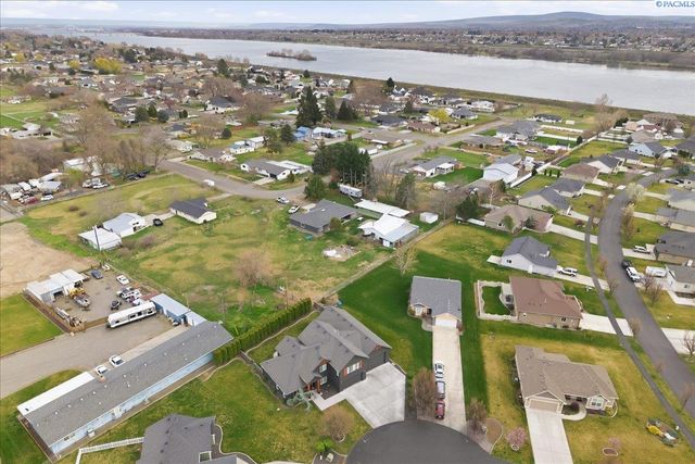 5 Tulip Ct., Pasco, WA 99301