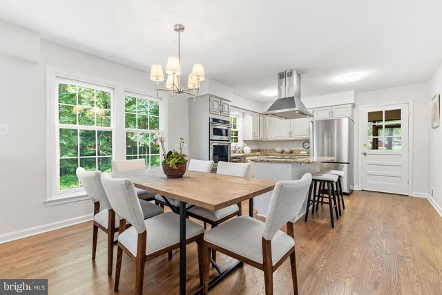 9200 RIPPLE BROOK RD, Great Falls, VA 22066