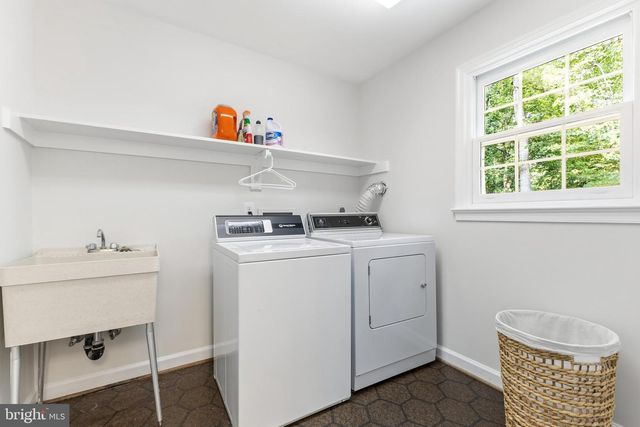 9200 RIPPLE BROOK RD, Great Falls, VA 22066