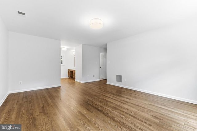 9200 RIPPLE BROOK RD, Great Falls, VA 22066