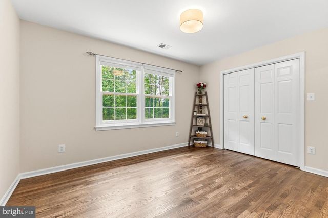 9200 RIPPLE BROOK RD, Great Falls, VA 22066