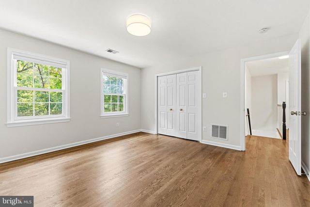 9200 RIPPLE BROOK RD, Great Falls, VA 22066