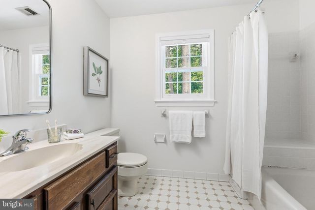 9200 RIPPLE BROOK RD, Great Falls, VA 22066