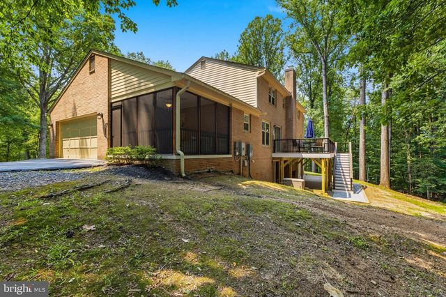 9200 RIPPLE BROOK RD, Great Falls, VA 22066