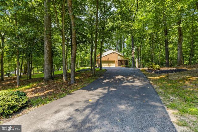 9200 RIPPLE BROOK RD, Great Falls, VA 22066