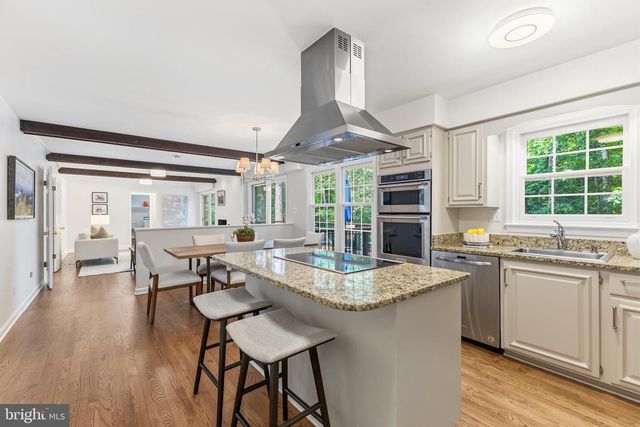 9200 RIPPLE BROOK RD, Great Falls, VA 22066