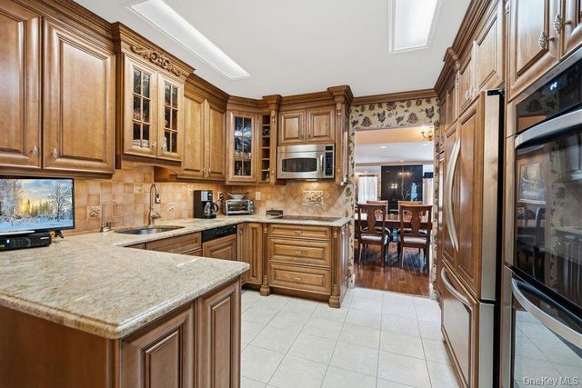 44 Country Club Drive, Jericho, NY 11753