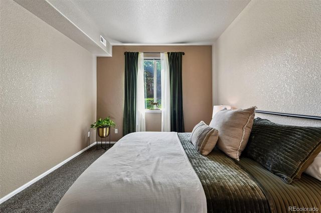 22920 E Roxbury Drive E, Aurora, CO 80016