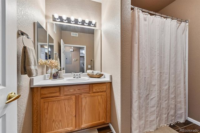 22920 E Roxbury Drive E, Aurora, CO 80016