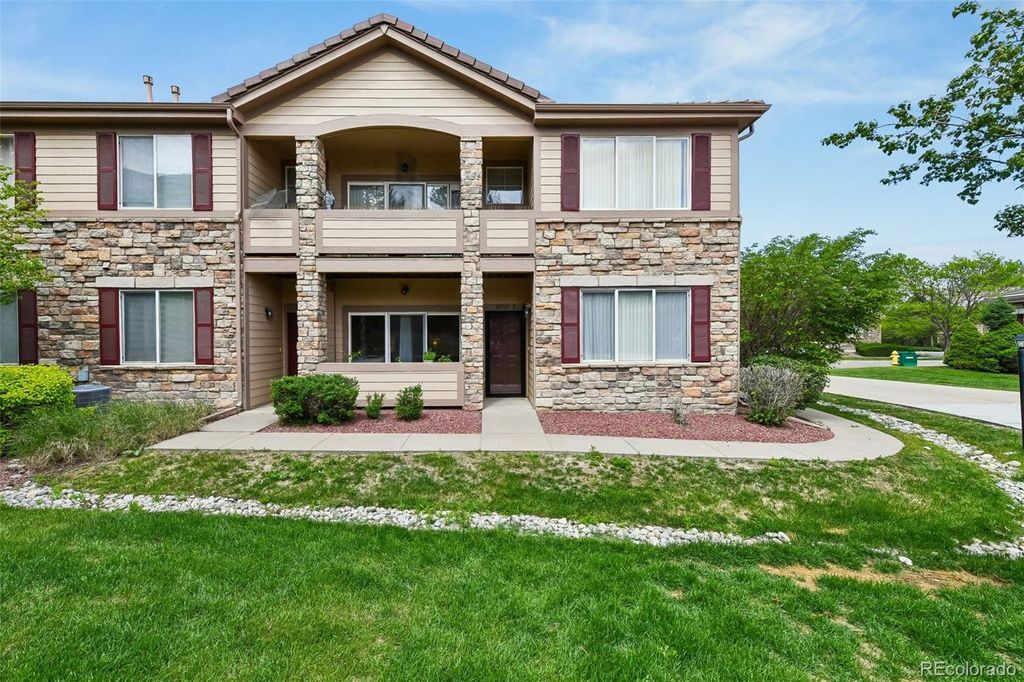 22920 E Roxbury Drive E, Aurora, CO 80016