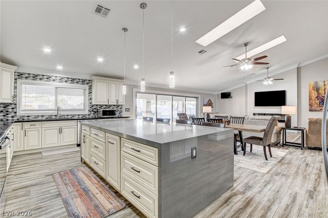 5353 Dorrell Lane, Las Vegas, NV 89131