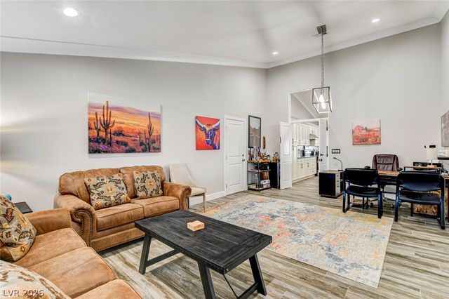 5353 Dorrell Lane, Las Vegas, NV 89131