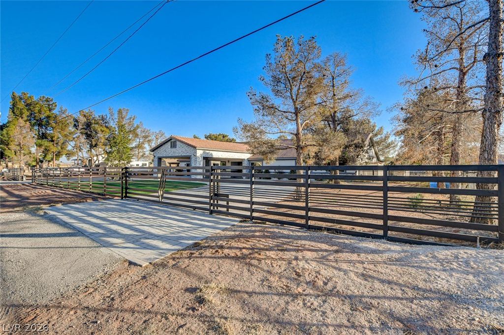 5353 Dorrell Lane, Las Vegas, NV 89131