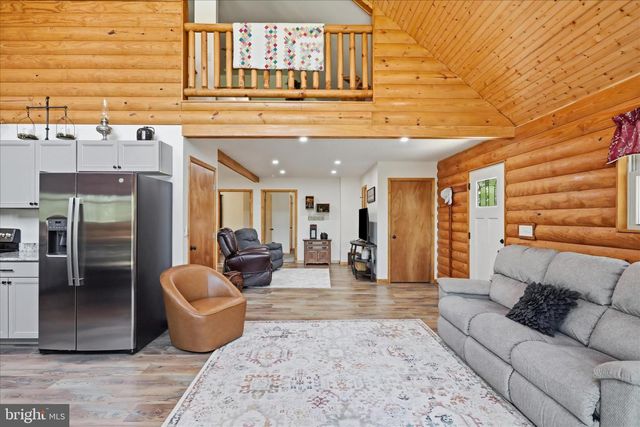 8315 SUPINLICK RIDGE RD, Mt Jackson, VA 22842