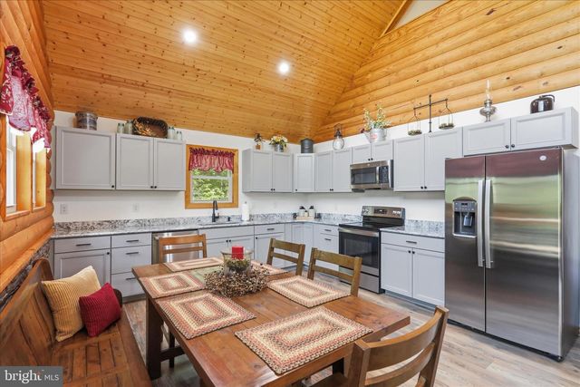 8315 SUPINLICK RIDGE RD, Mt Jackson, VA 22842