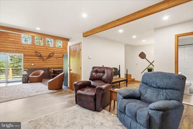 8315 SUPINLICK RIDGE RD, Mt Jackson, VA 22842