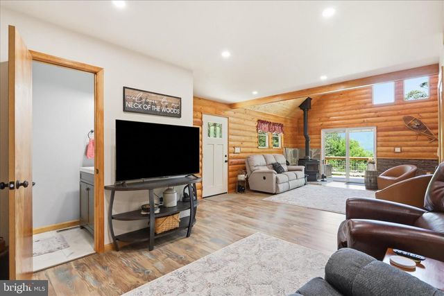 8315 SUPINLICK RIDGE RD, Mt Jackson, VA 22842