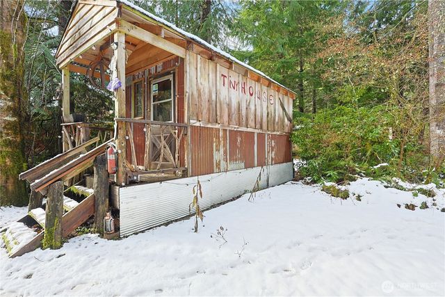 137 Paradise Drive, Ashford, WA 98304