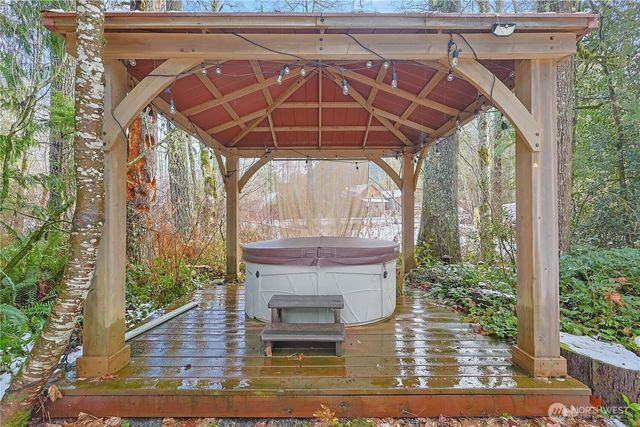 137 Paradise Drive, Ashford, WA 98304