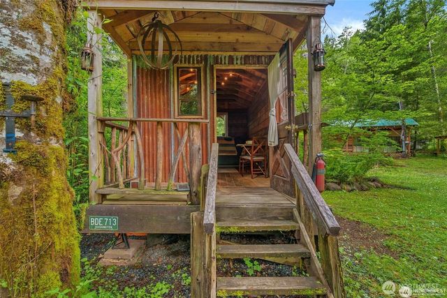 137 Paradise Drive, Ashford, WA 98304